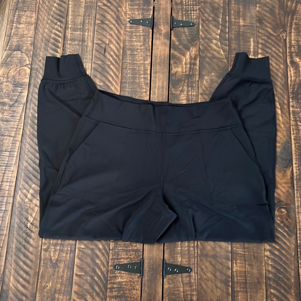 lululemon BLACK yogi pants with pockets - Picture 1 of 6